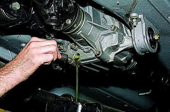 Замена жидкости в механической коробке передач